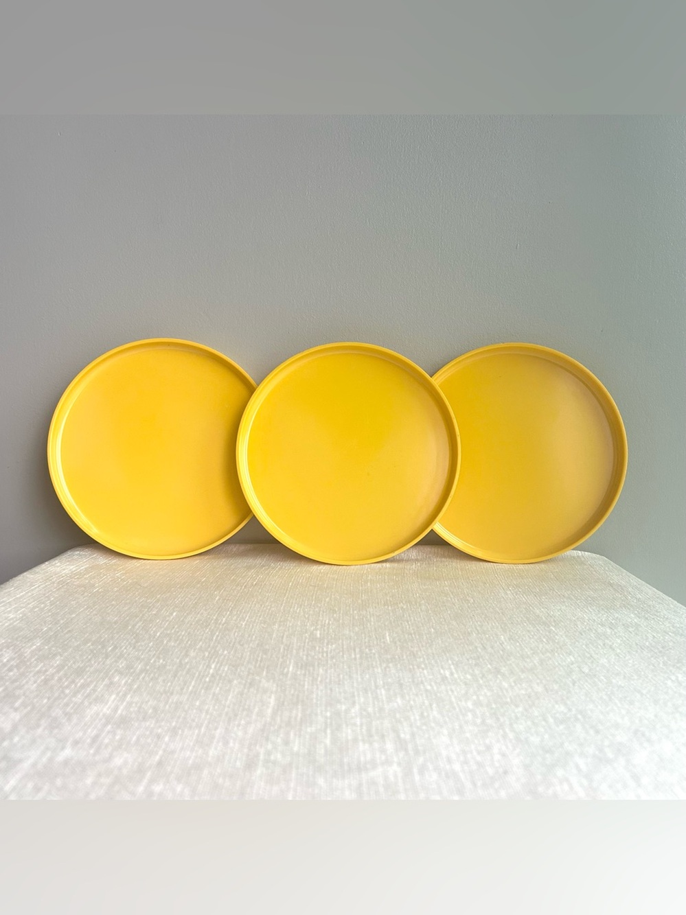 (3) HELLER 7 1/2” yellow plates ⭐️⭐️⭐️